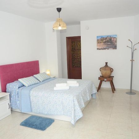 Habitacion Grande Con Terraza Privada, Malaga Centro Zewnętrze zdjęcie