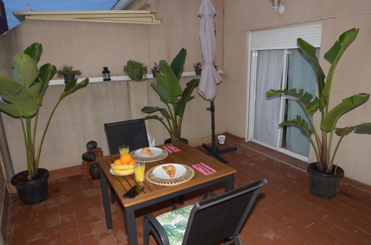 Habitacion Grande Con Terraza Privada, Malaga Centro Zewnętrze zdjęcie